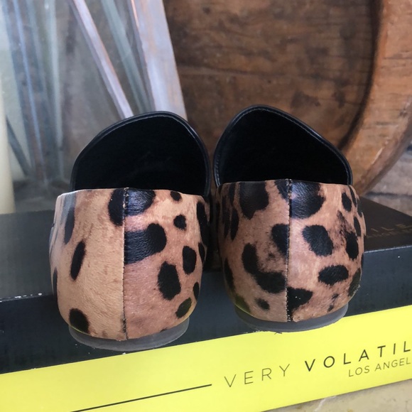 Very Volatile Black/Leopard Flats - Picture 4 of 6